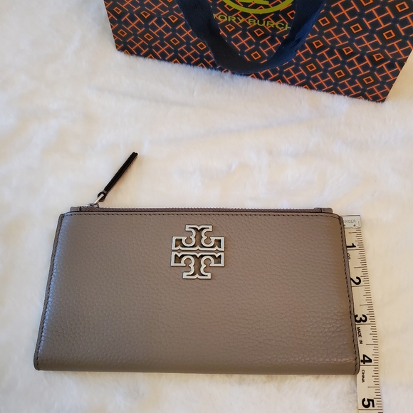 TORY BURCH ⭐️NEW!⭐️ Tory Burch Britten Slim Envelope Wallet - Picture 4 of 10